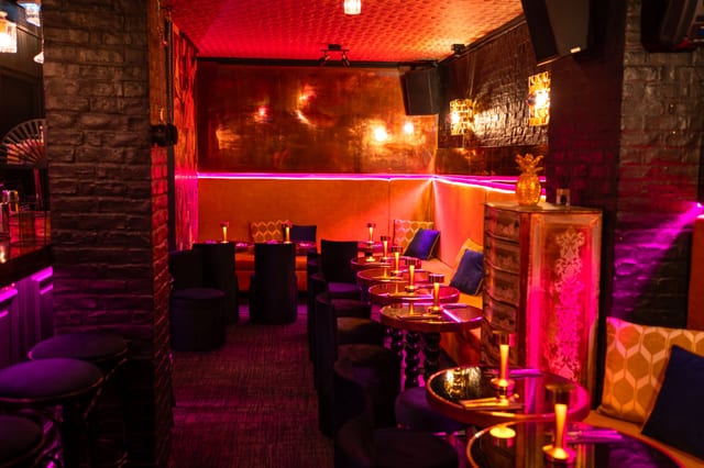 Divine Alcôve : et si votre première soirée libertine à Paris commençait simplement par un dîner ? — image 1
