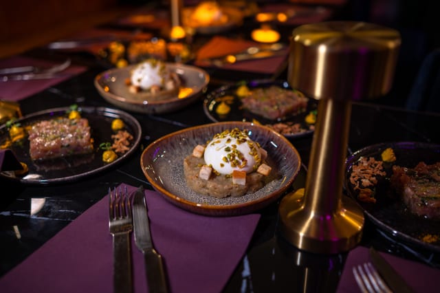Divine Alcôve : et si votre première soirée libertine à Paris commençait simplement par un dîner ? — image 3